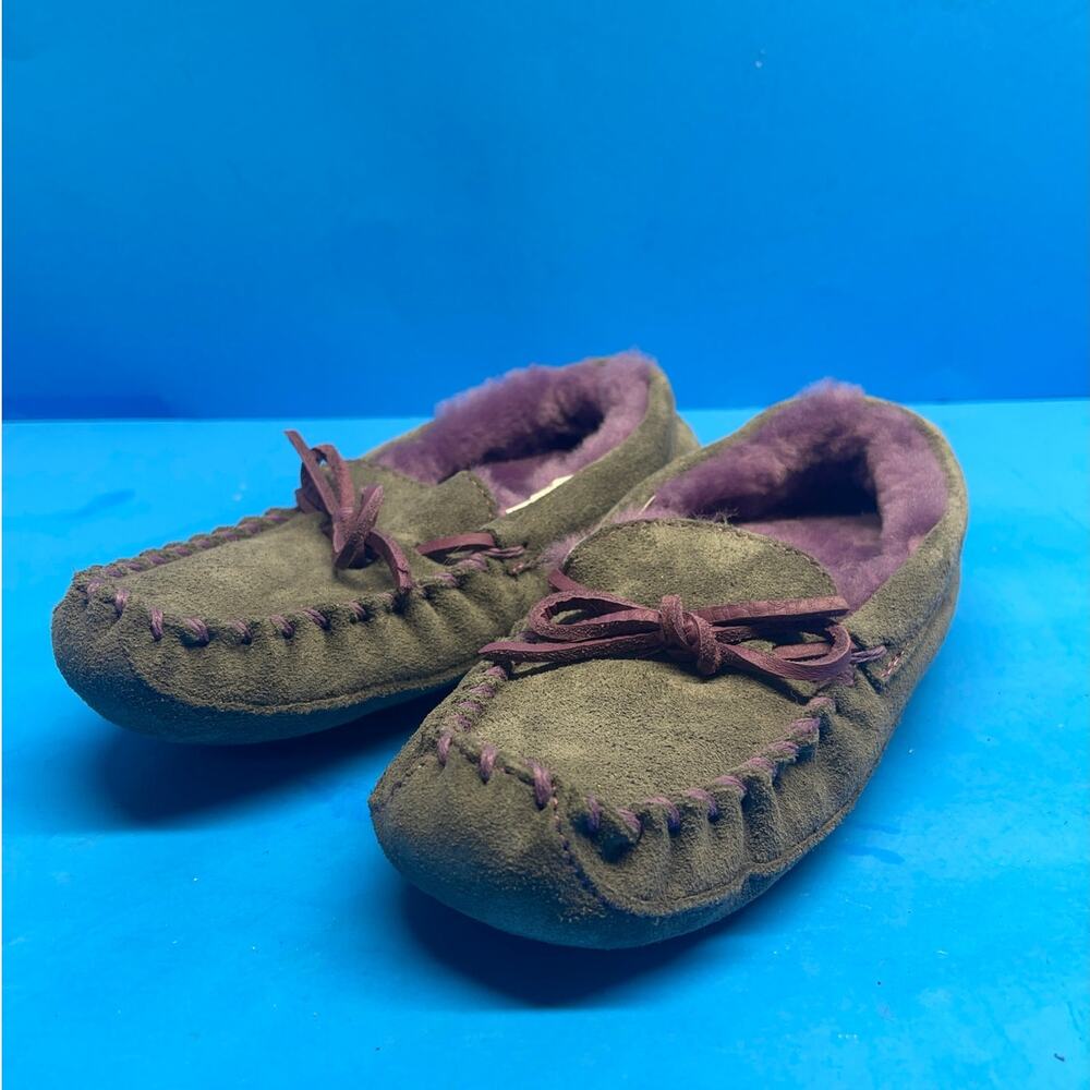 LL Bean Wicked Good Mocs Slippers Kid Sz 3 Sheepskin Lamb Fur Moccasins Purple